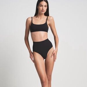 SKIMS - 2 pairs of high waisted thong